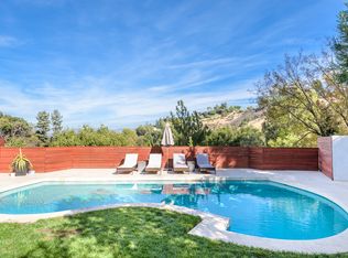 4011 Deerhorn Dr, Sherman Oaks, CA 91403