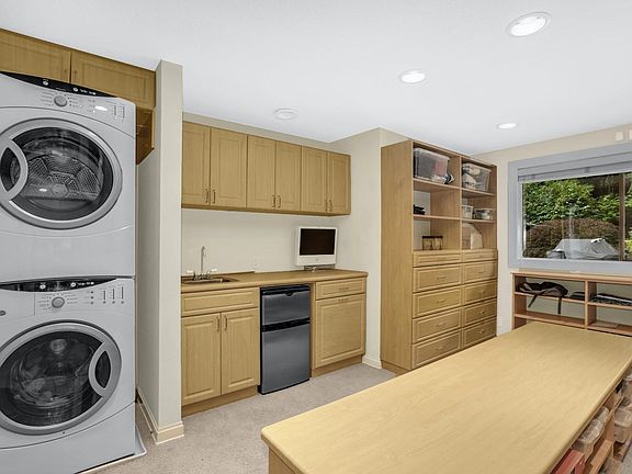 2nd image of 13424 NE 30th St S