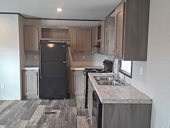 2nd image of 1109 New Dallas Hwy Trailer 30