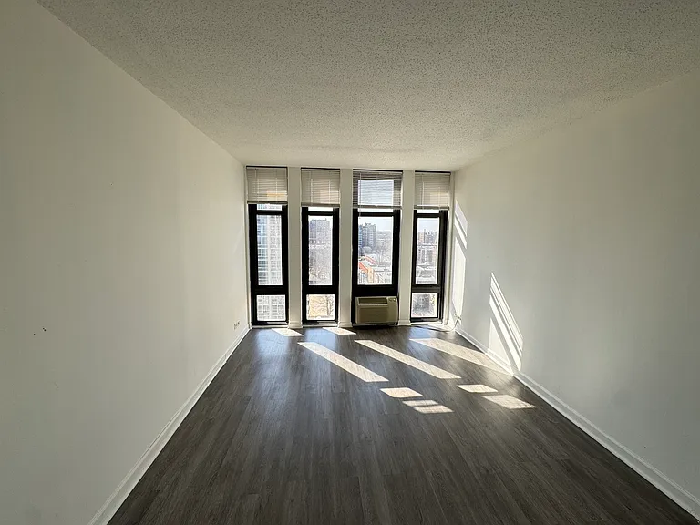 6700 S South Shore Dr #12E — Photo 6