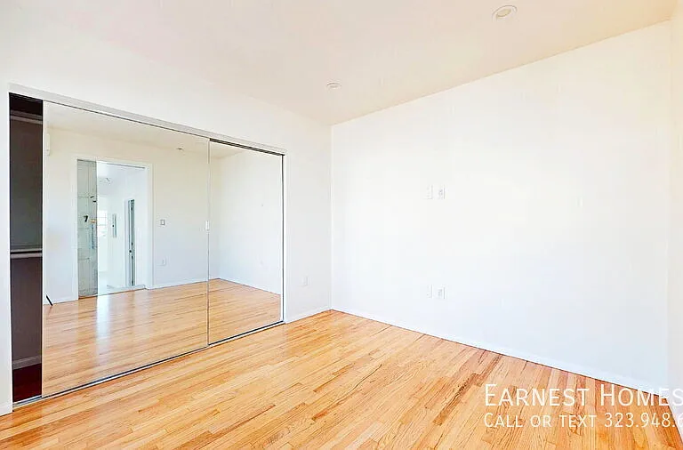 19020 Sylvan St — Photo 7