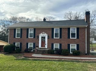 912 Corn Tassel Trl, Martinsville, VA 24112