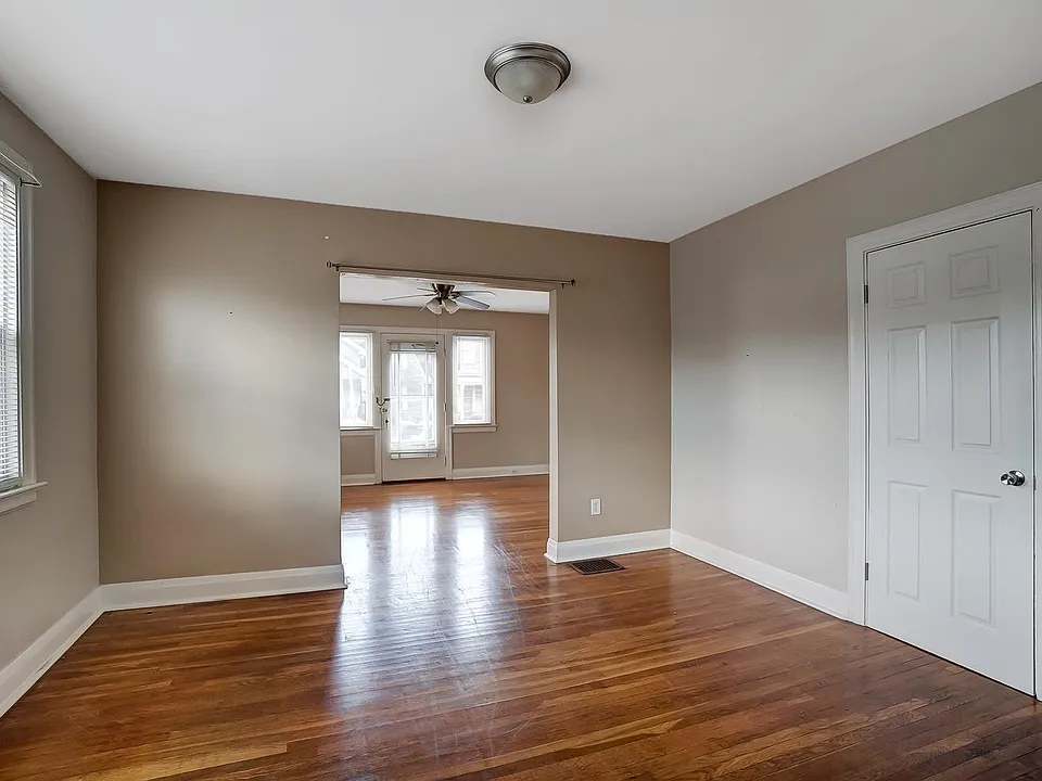 104 Bank Ave #2