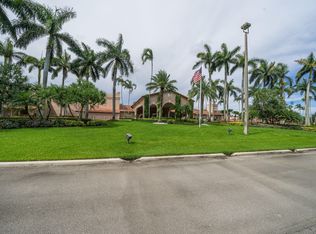 6100 Kings Gate Cir, Delray Beach, FL 33484