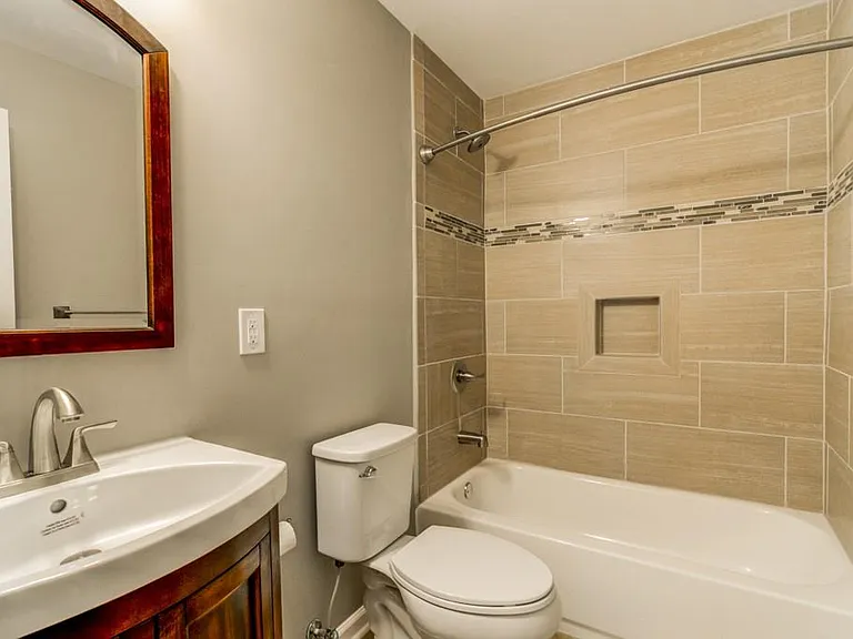 567 Ashburton Ave — Photo 14