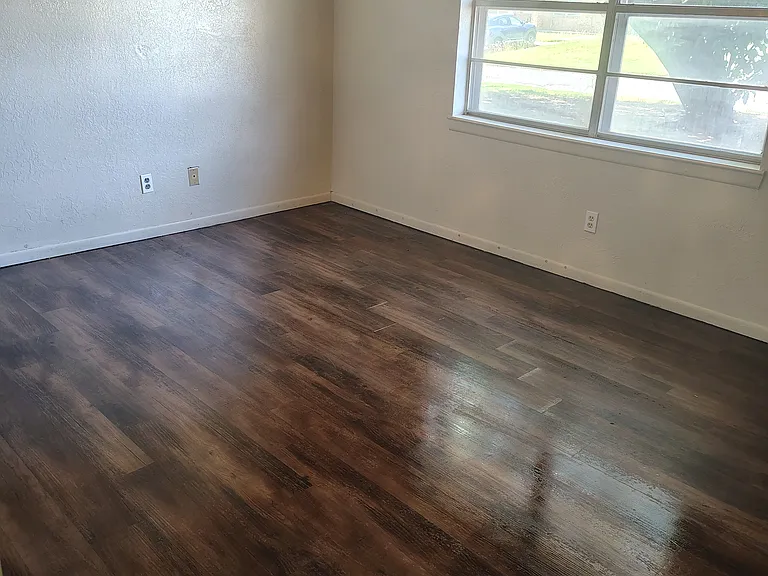 1403 Becky Ct — Photo 4