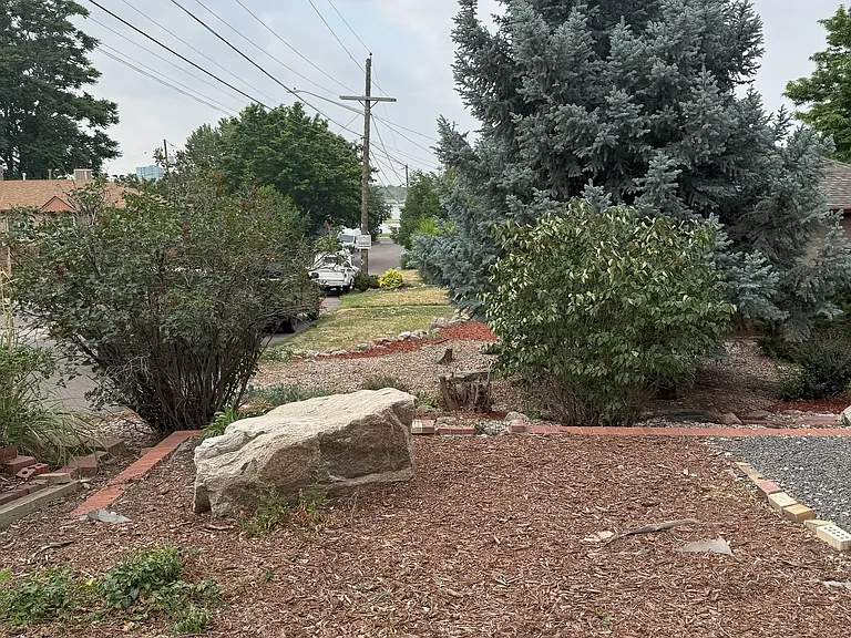 2526 N Oak St — Photo 3