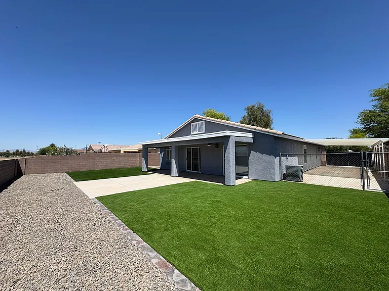 2454 E Saguaro Dr — Photo 30