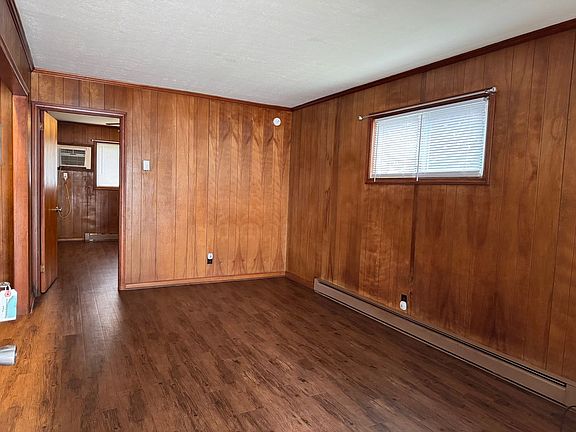3rd image of 629 S Cox St APT A