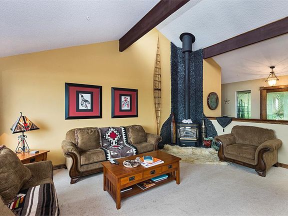 3rd image of 13218 Emerald Dr NW