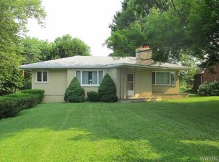 8220 Sheridan Dr, Williamsville, NY 14221
