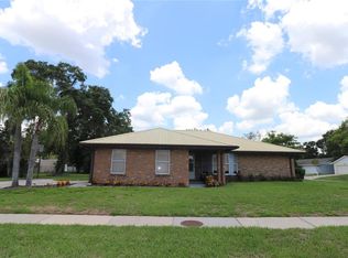 1023 Redbud Cir, Plant City, FL 33563