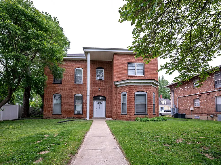610 Clark St #1 — Photo 8