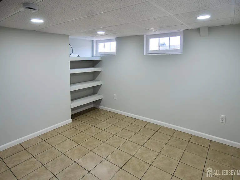 55 Bridge St — Photo 27
