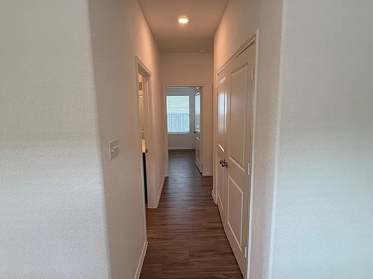 408 Buckners St — Photo 3