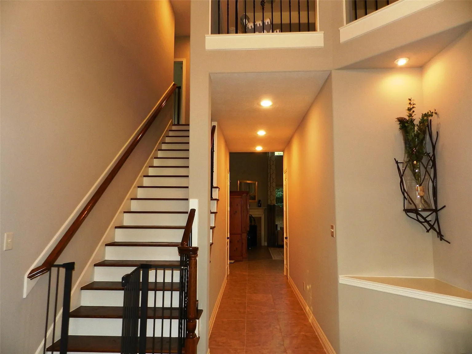 5 bed, 4.5 bath, 3303 sqft, $3,700 — Photo 3