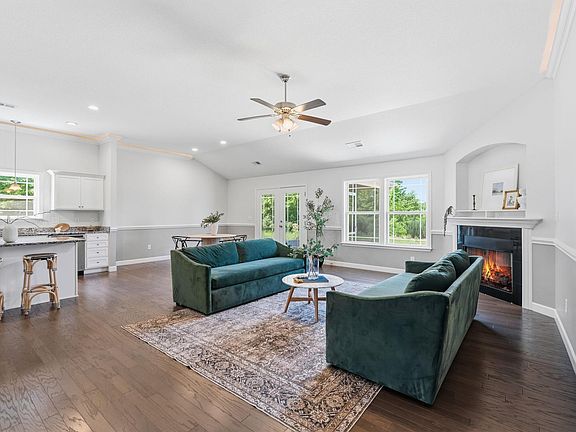 4th image of 502 Foster Place Dr