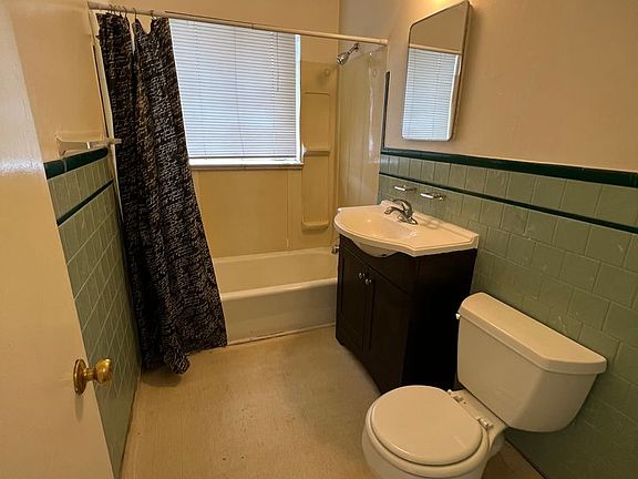 5th image of 3621 S Sherman St #3623