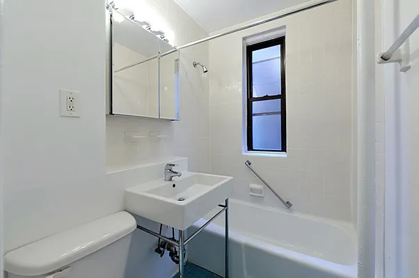 Rented by Aether Property Group | media 4