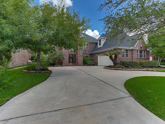 3rd image of 8315 Shoregrove Dr