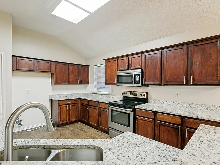 3004 Norwich Ln — Photo 12