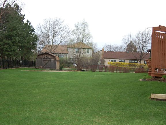 Gigantic fenced back yard