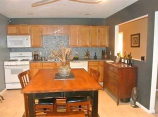 28 Reuben St APT 10, Fall River, MA 02723