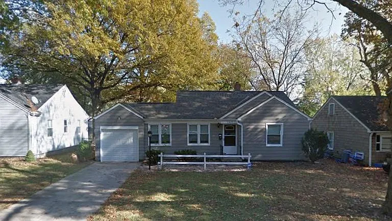8425 Belleview Ave — Photo 1