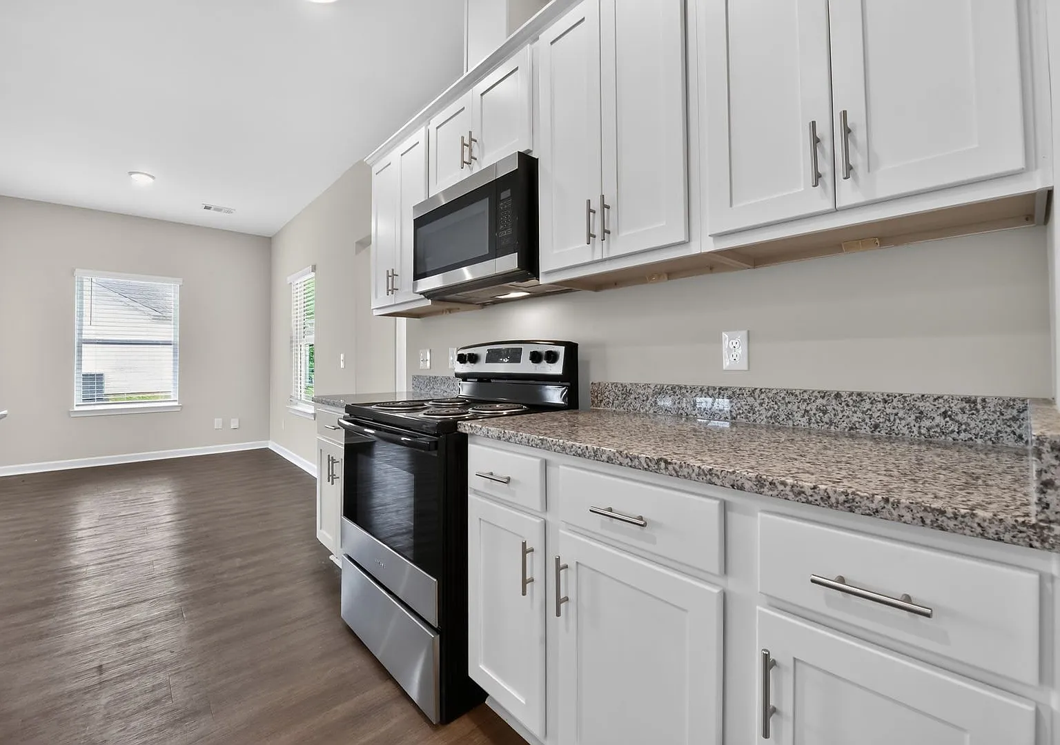 4323 Alderic Street 3 Bed 2 Bath! Available Now! — Photo 2
