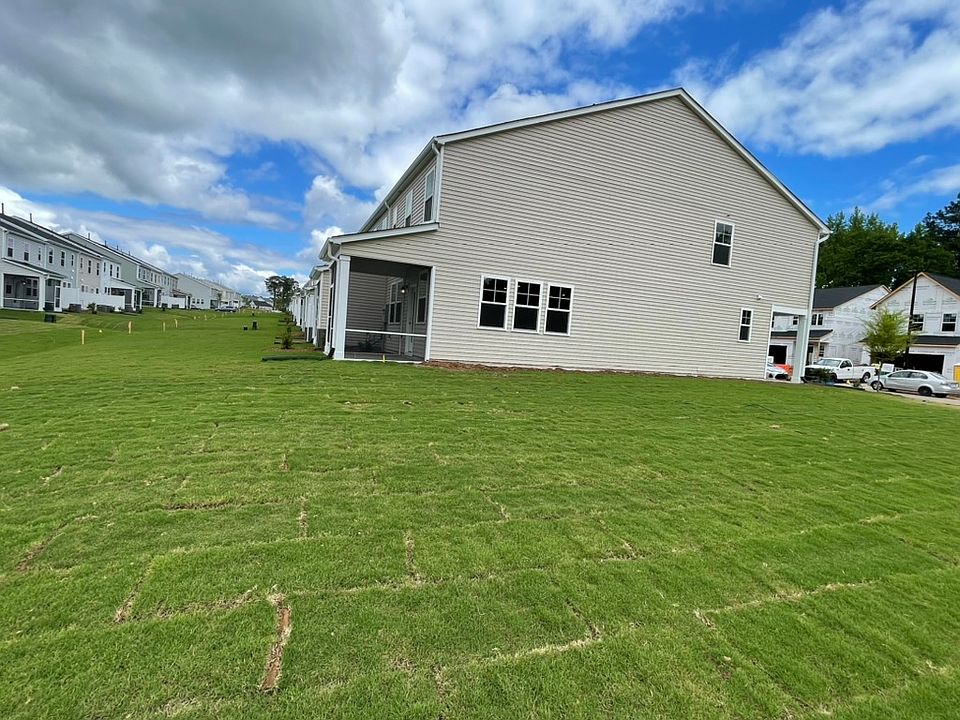 1st image of 5851 Woodlawn Dr