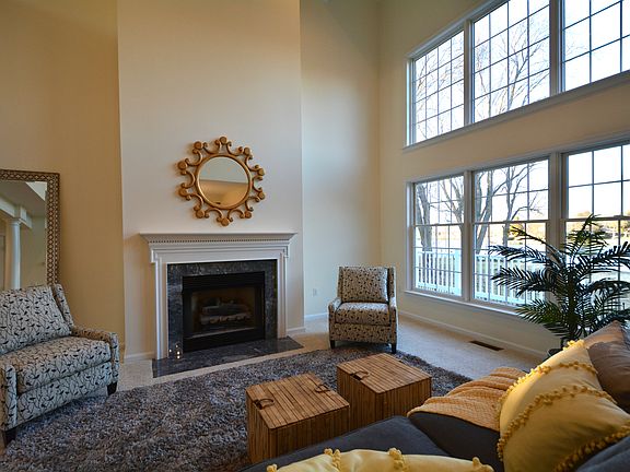 3rd image of 514 Broadcreek Dr