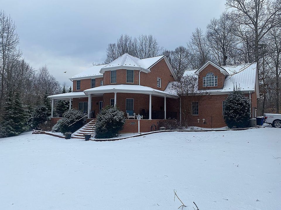 2nd image of 4546 Riveroaks Dr