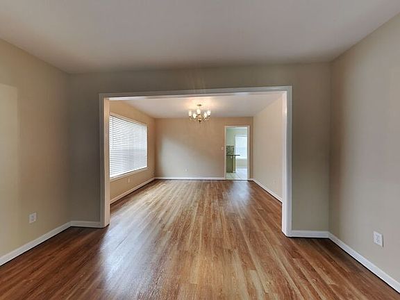 4th image of 7803 Kingshire Dr