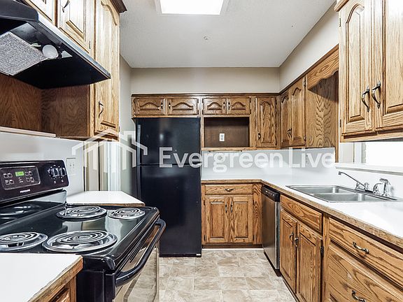 5th image of 109 Pinecrest Rd