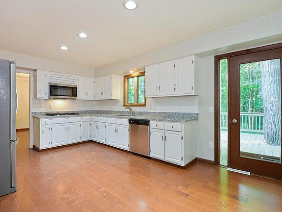 5th image of 5980 Edgewood Cir