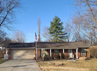 2 Creekside Dr, Saint Peters, MO 63376