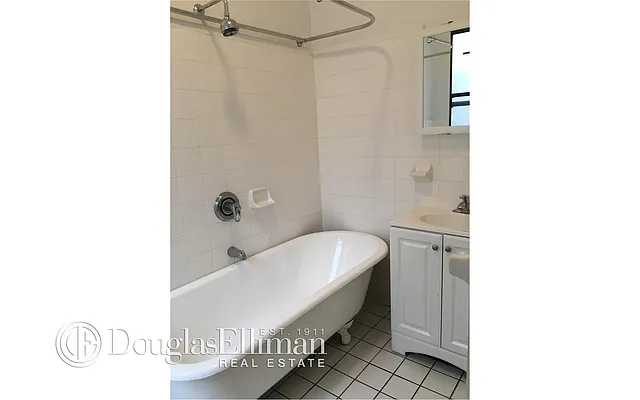 Rented by Douglas Elliman | media 20