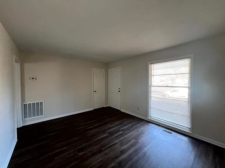 944 Lark Dr — Photo 10