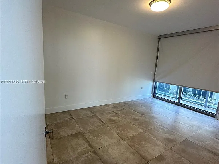 488 NE 18th St #3500 — Photo 11