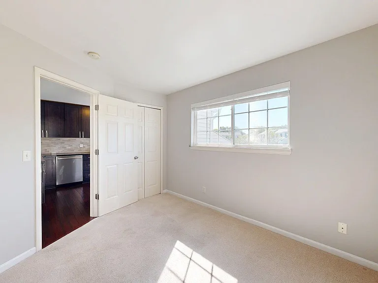 1908 Lindsay Ln — Photo 14