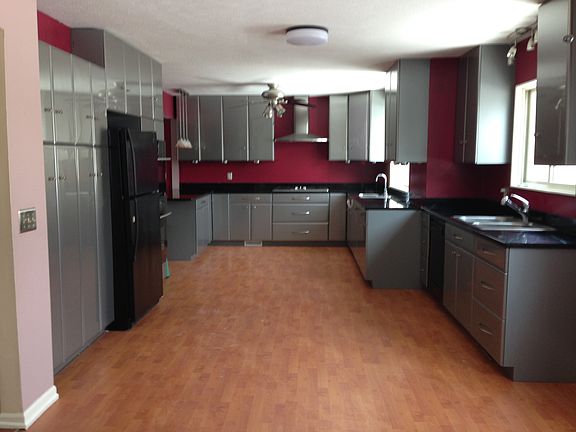 2nd image of 16947 S Meadows Cir
