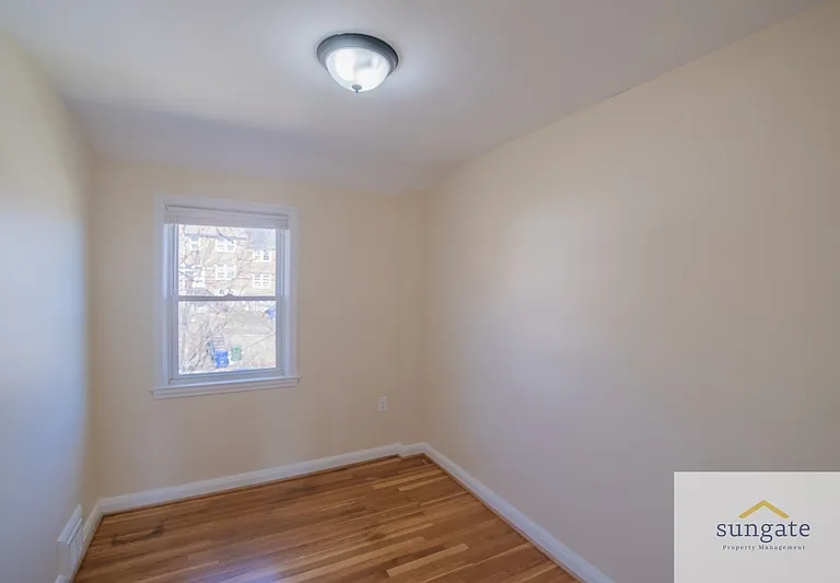 1444 Meridene Dr — Photo 26