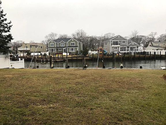 5th image of 23 Roosevelt Blvd