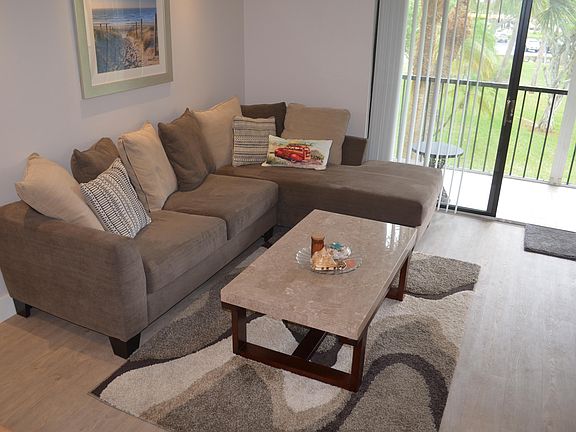 3rd image of 5130 Las Verdes Circle #205
