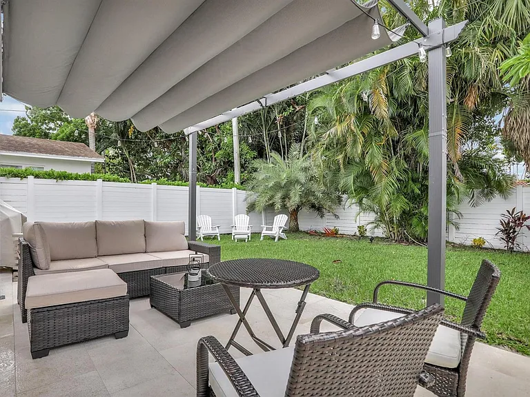 1035 NW 5th Ave — Photo 48