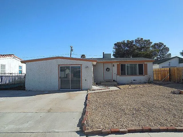 324 N Helena St photo 1