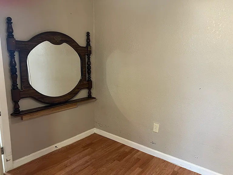 4-19077 Thieme Rd #4 — Photo 7