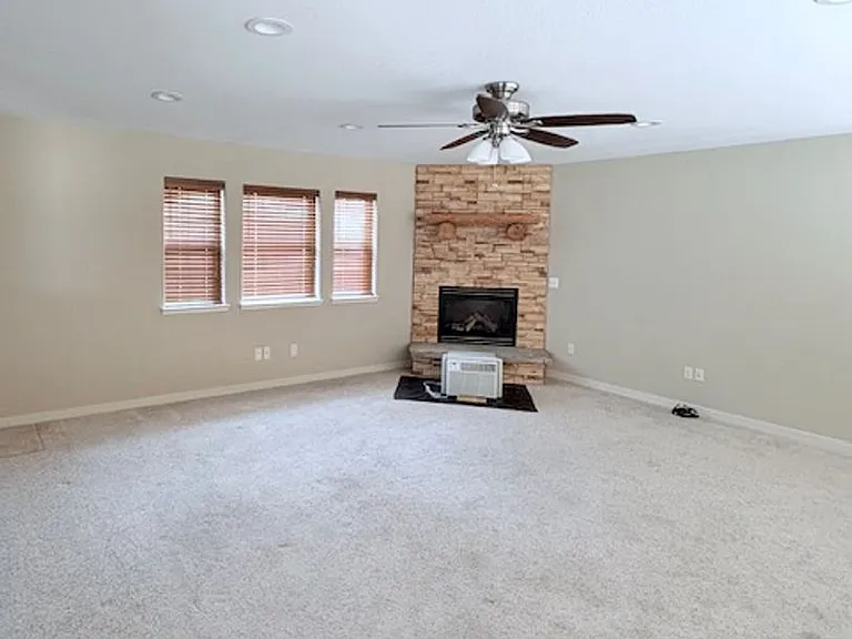 161 Northlake Ave — Photo 22