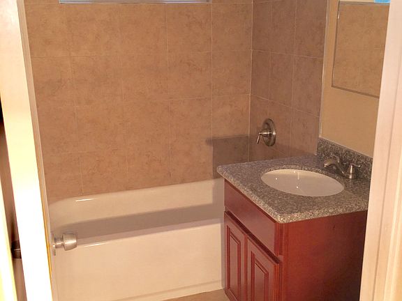 3rd image of 9581 Maureen Dr APT A