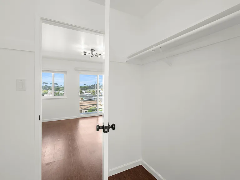The Edgeworth Apartments — Photo 22